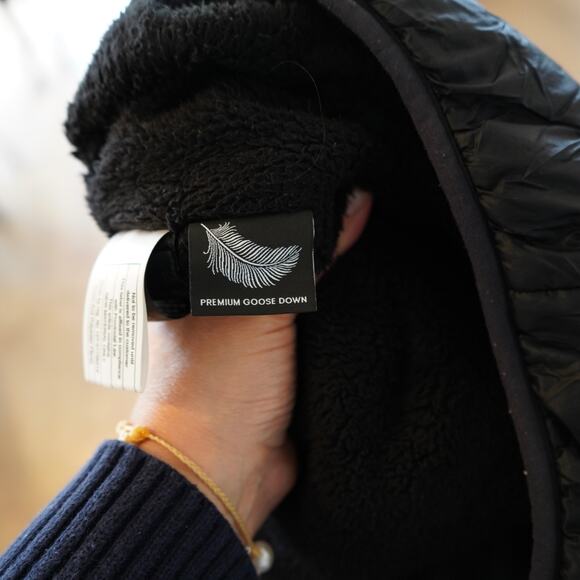 TNA The Little Puff Puffer Jacket Black Medium Down Insulated Full Zip Outdoors - Picture 7 of 8